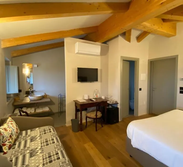 Borgese Camere e Suites-1